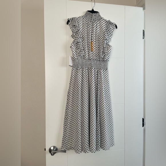 Alexia Admor Black and White High Neck Sleeveless Dress - Picture 3 of 13